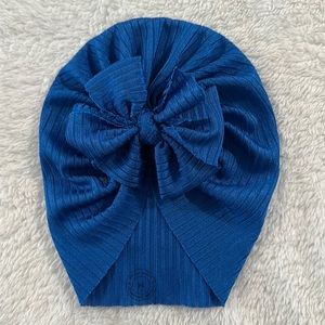 NWOT Bunny Knots - Medium